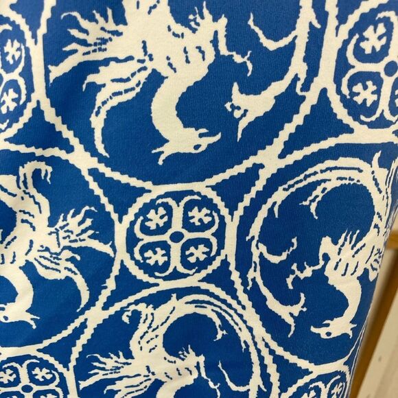 J.McLaughlin Griffon Print Blue Graphic Stretchy short Sleeved Top - Picture 4 of 8